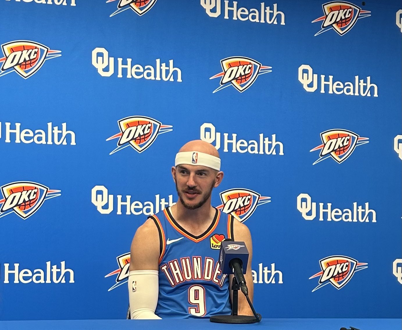 Alex Caruso durante el Media Day del Thunder.