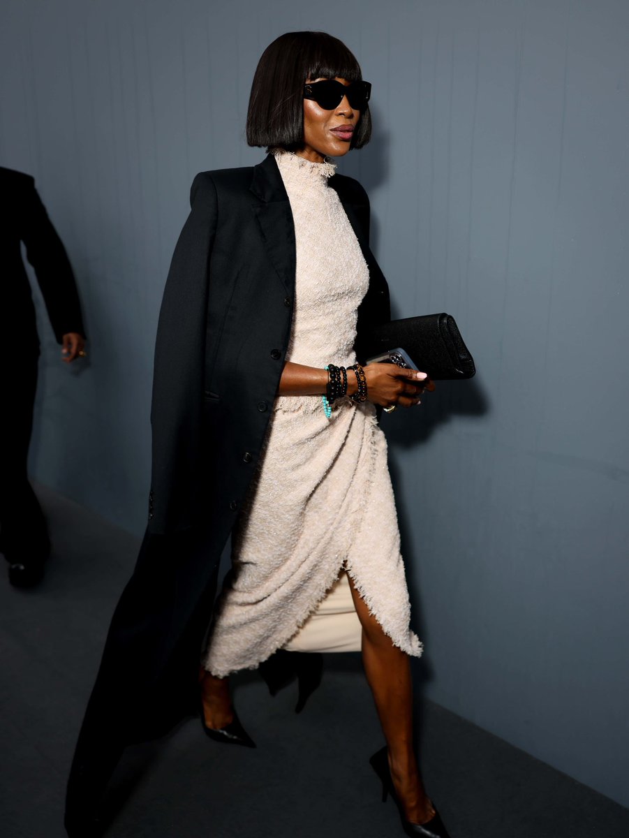 Today at Paris Fashion Week ✨

1. Lindsay Lohan 
2. Dixie D’Amelio
3. Naomi Campbell