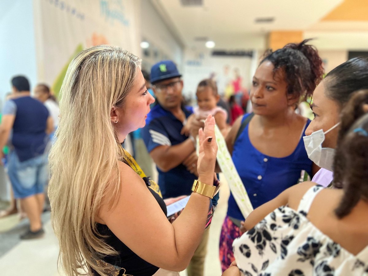 Nuez3Yira's tweet photo. Visitamos los puntos de pago en #Valledupar en el CC MegaMall y @BancoAgrario respondiendo las inquietudes de la comunidad 

#RentaCiudadana #DevolucionDeIva #ProsperidadSocial #ElCorazonDelCambio https://t.co/pHQQMUl44a