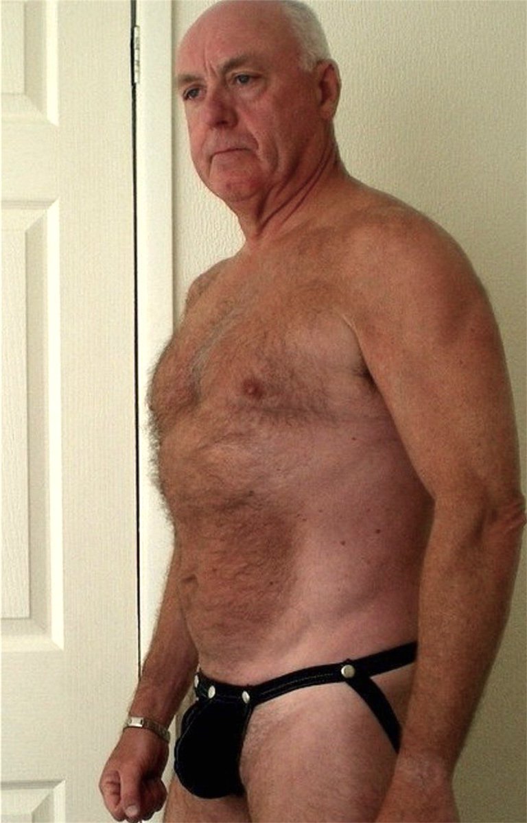 Looks like this jockstrap can be removed using the studs