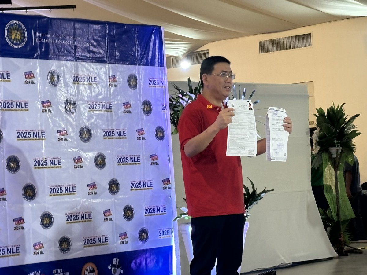 ABSCBNNews's tweet photo. AGRI Partylist Rep. Wilbert Lee is the first to file his certificate of candidacy as he runs for senator in #Halalan2025. | via @sherieanntorres https://t.co/OUcu88ZJLI