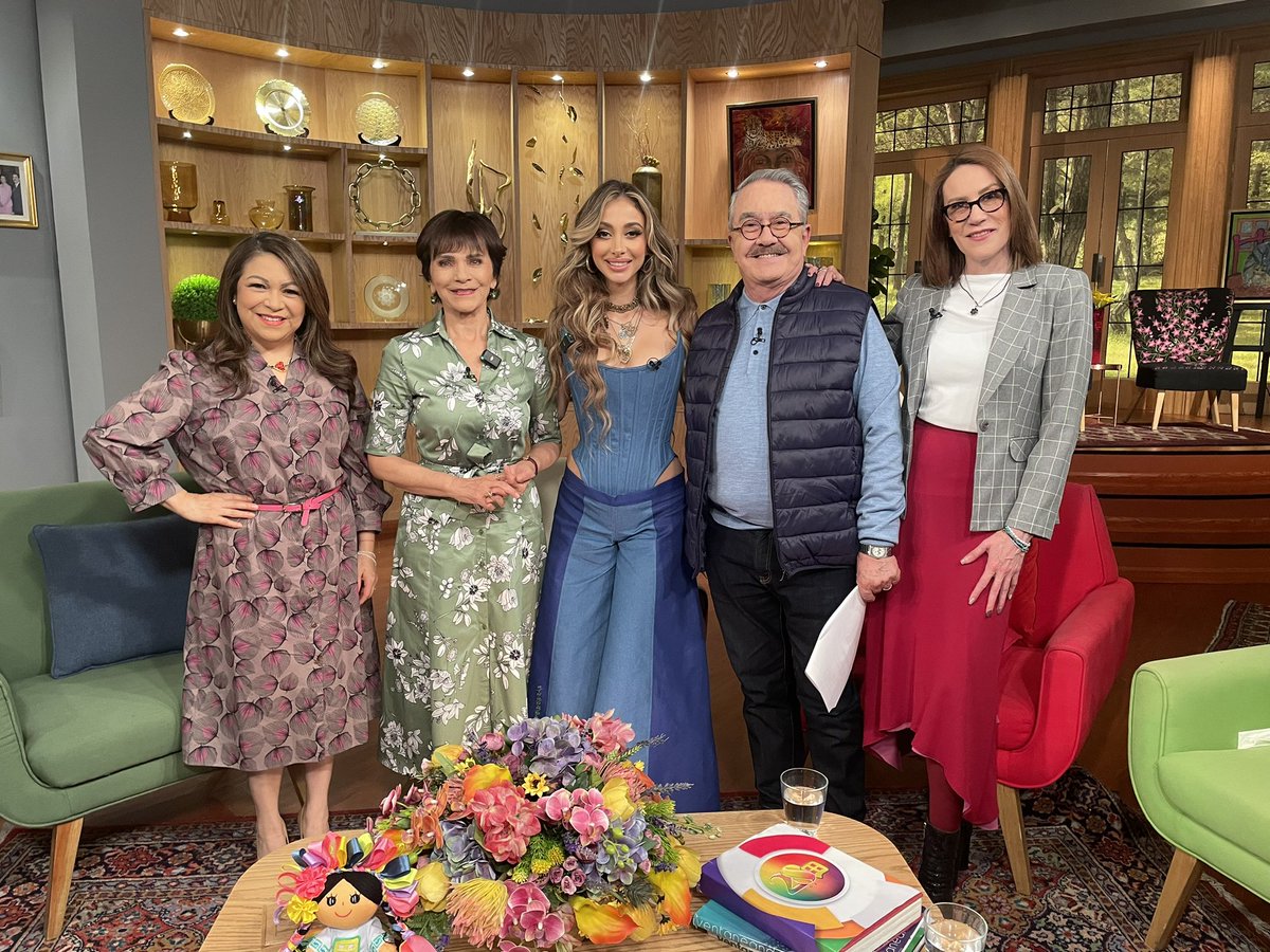 VentaneandoUno's tweet image. ¡Gracias #MarSolís por acompañarnos este lunes en #Ventaneando!   #LoVisteEnVentaneando. 📺 💚 👉🏻 ventaneando.tv