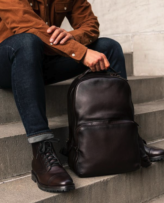 ThursdayBootCo's tweet image. Packed Up Old English 🥃.
#ThursdayBoots
#Perfecto
#BootSeason #LeatherBags