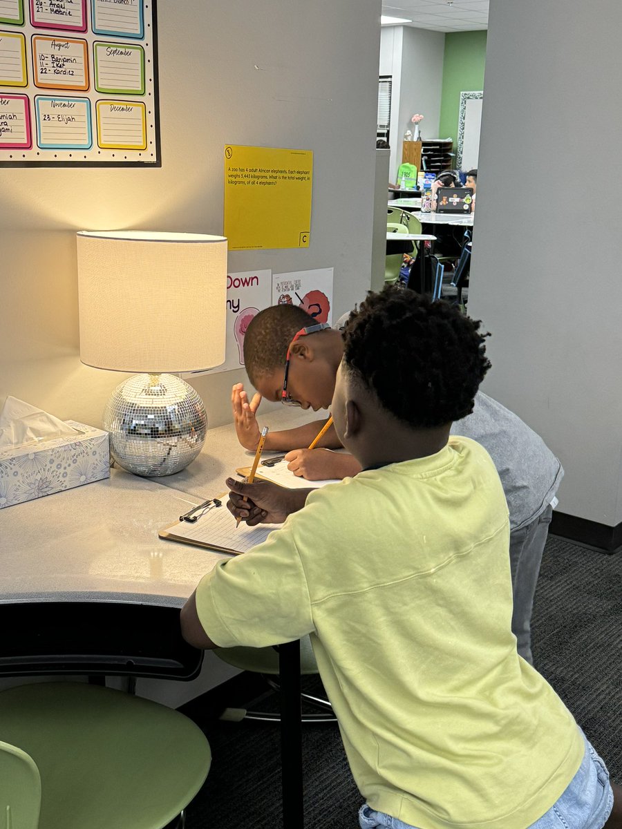 reallifeMsFrizz's tweet image. Reviewing while moving! #bangbears #cfisdmath