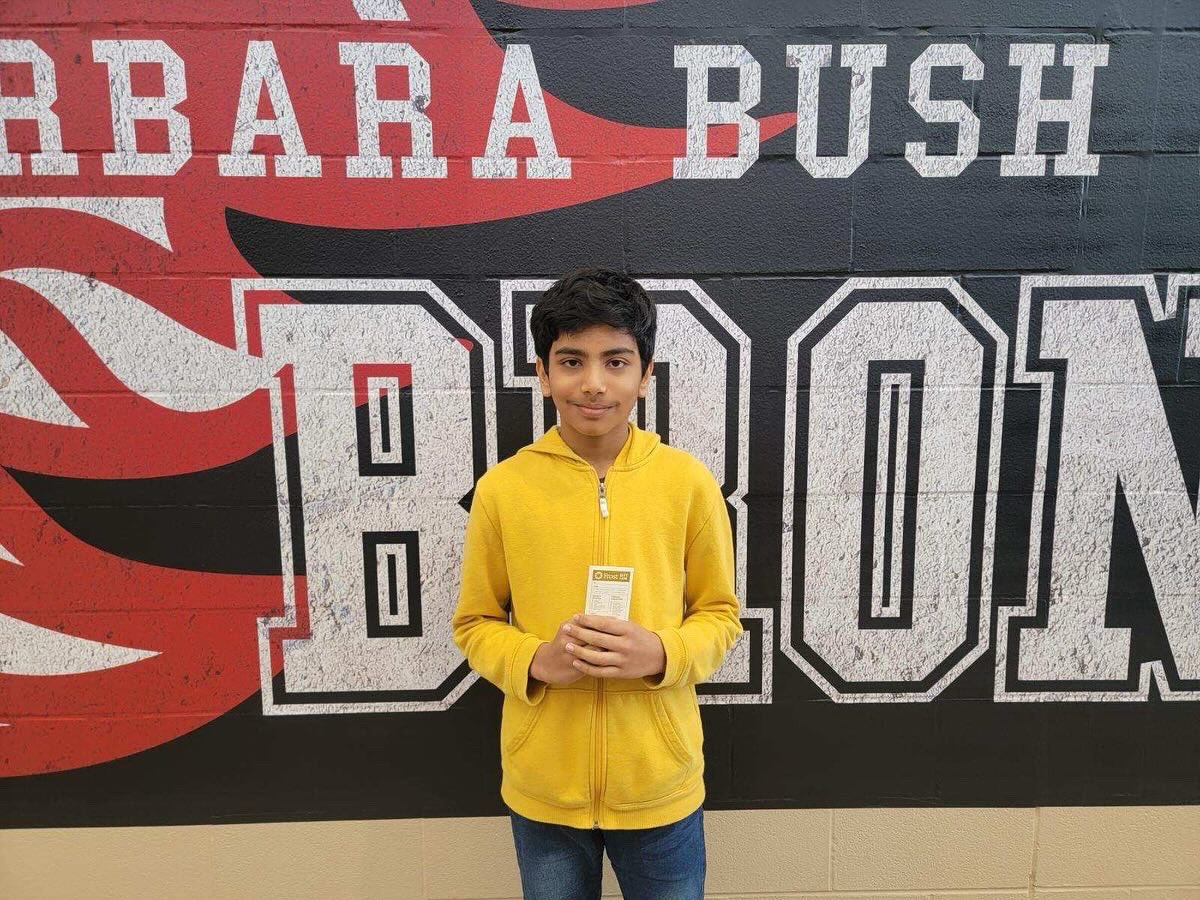 Going to school PAYS off 🤑 

Congrats to these two Broncos for winning a $50 gift card for having Perfect Attendance during #AttendanceAwarenessMonth ✅⏰🌟 

Thank you to the CFB EF for providing the gift cards!

#BuildingTheBest #BBMS
