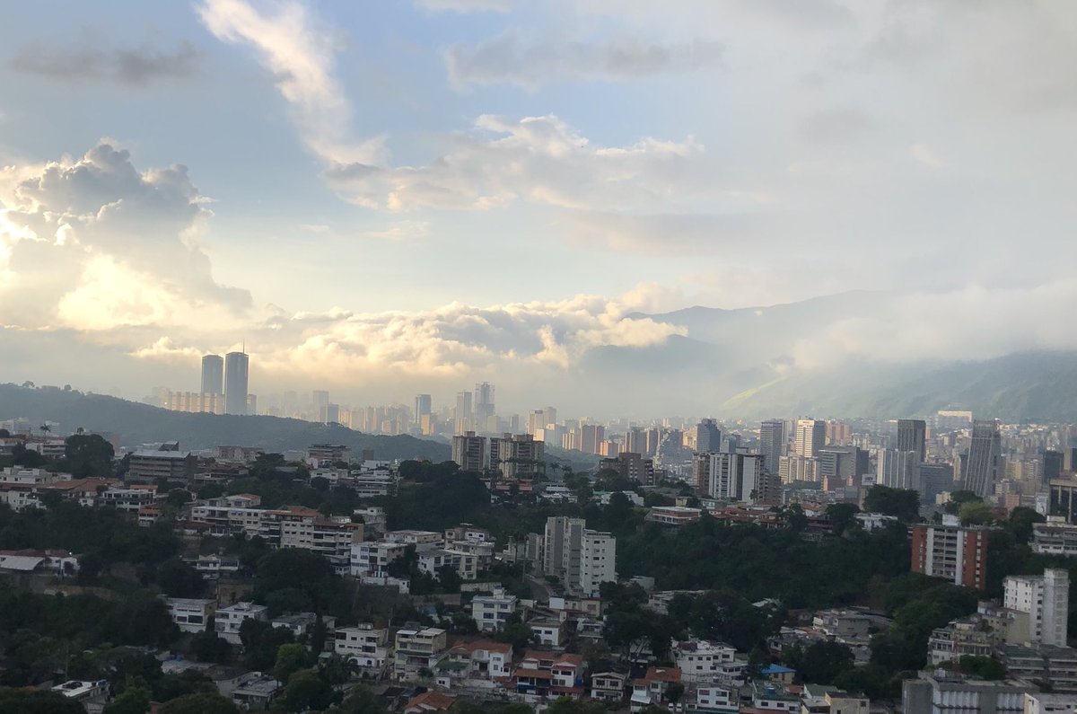 inthefix's tweet image. Llega Octubre: