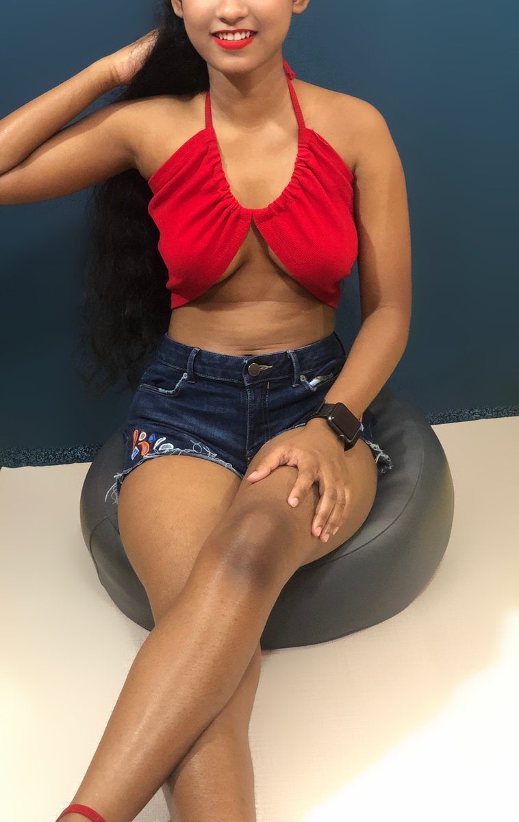 CrimsPie's tweet photo. How is your Monday going?

#redhot #hot #iwant #explore #singlelife https://t.co/yJCxjd5DyQ
