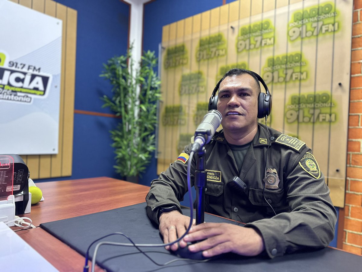 PoliciaBmanga's tweet image. #Hoy desde nuestra Emisora “Radio Policía Bucaramanga 91.7 FM los invitamos a participar en La Ruta de la seguridad.

🗓 02 de octubre 2024
⏰ 7:00 pm 
📍Salida Calle 41 con Carrera 12 #BucaramangaMásSegura
📲 3102135951

#GuardianesDeLaBicicleta #DiosYPatria #SiemprePresentes