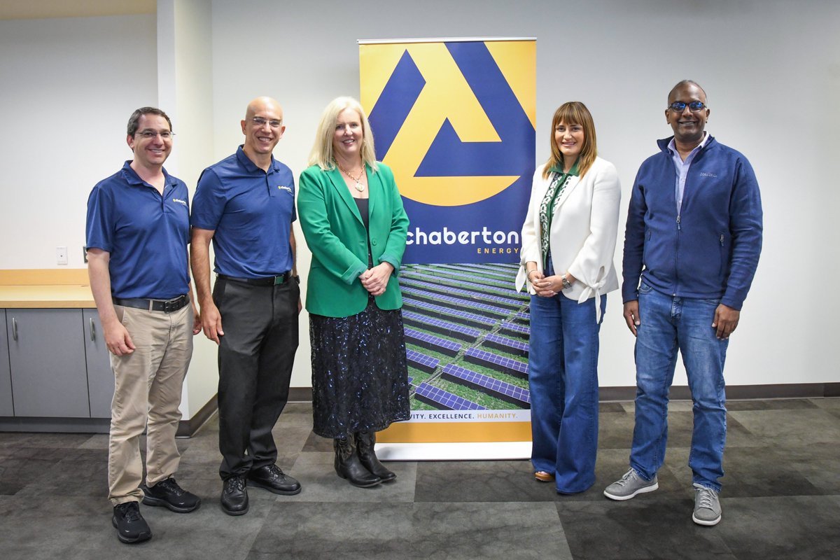 ChabertonEnergy's tweet photo. Thanks to @HopperAbby, @SEIA President &amp; CEO, for joining us at last week's retreat! She talked IRA, DEI &amp; championing solar across party lines. "There's something magical about community solar &amp; the access it gives to people who otherwise would not have access to clean energy." https://t.co/h4QAUaefAs
