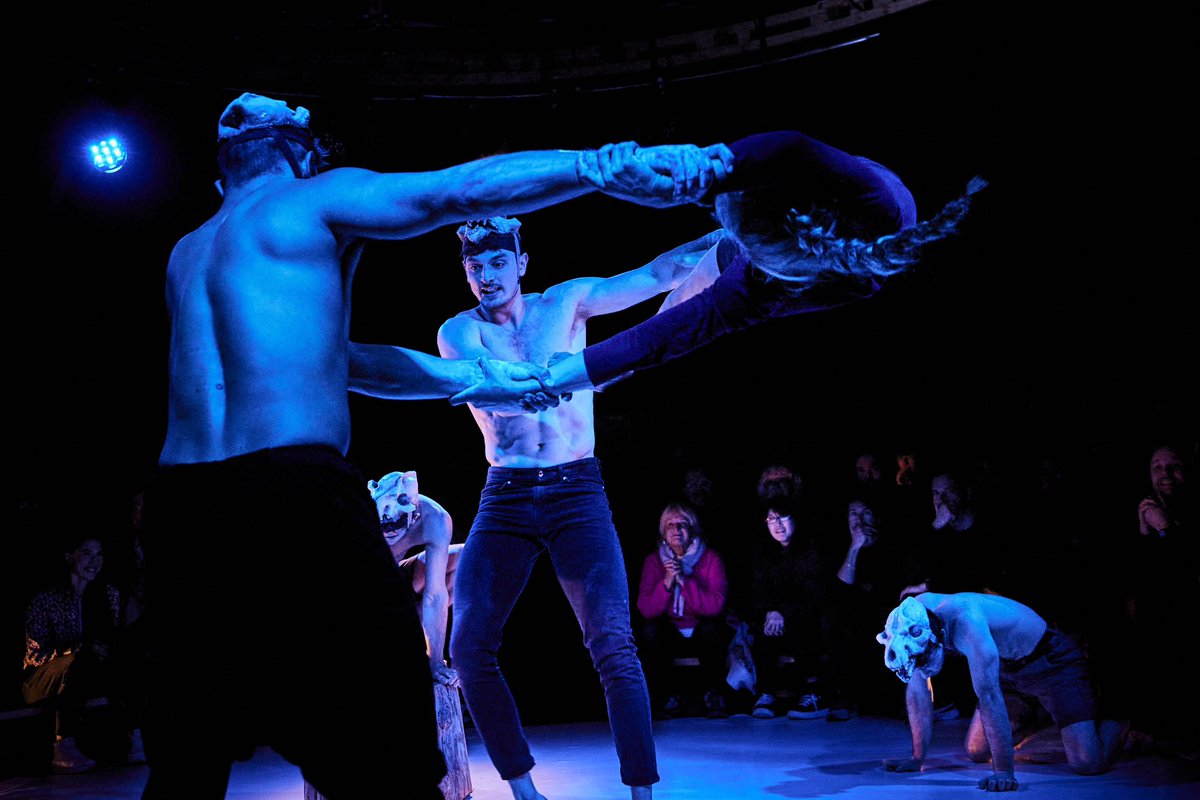 « Reclaim » est définitivement une excellente création 

Actuellement au Cirque Électrique (Paris) 🔹 Retrouvez notre article sur Facebook.com/CultureCirque 

📸 Christophe Raynaud de Lage