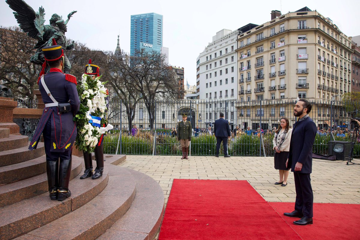 Los lazos de amistad que unen a la República de El Salvador y la República de Argentina se siguen fortaleciendo, gracias a la visita de Estado del Presidente <a href="/nayibbukele/">Nayib Bukele</a> al Presidente <a href="/JMilei/">Javier Milei</a>. 🇸🇻🇦🇷

Como parte de la comitiva que ha acompañado este histórico encuentro, quiero