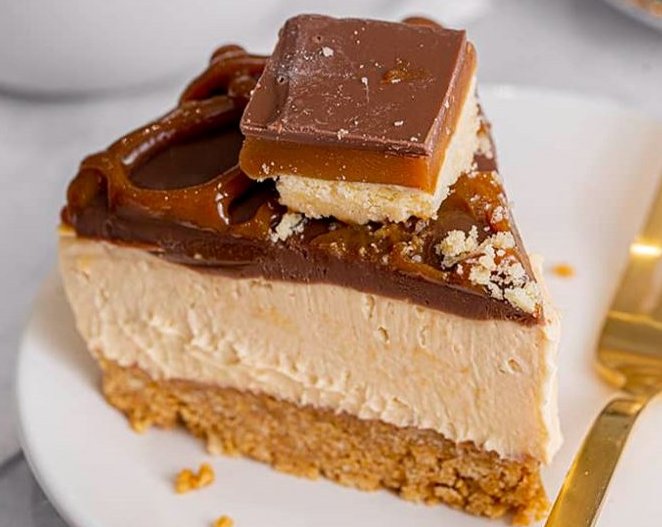 unpodiblu's tweet photo. Millionaire's Shortbread Cheesecake ✨
#recipe https://t.co/aEBCTFwJsl https://t.co/CWgR409Y8z