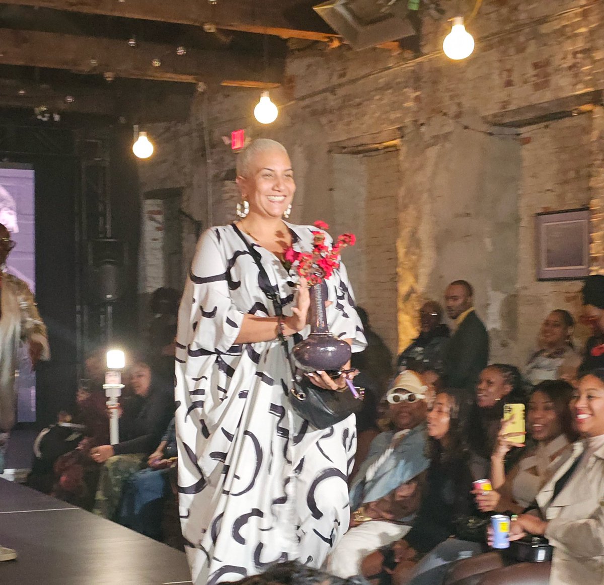 ChelseaWiseRVA's tweet photo. Thank you to @BCWeek2020 for awarding me w the RISING STAR AWARD for 2024 this weekend in Philly! 

It’s been an honor to participate in BCW for 4 years now. I’m grateful for this space! #StopPlayingWithUs #BlackCannabisWeek https://t.co/w1trhJmPJM