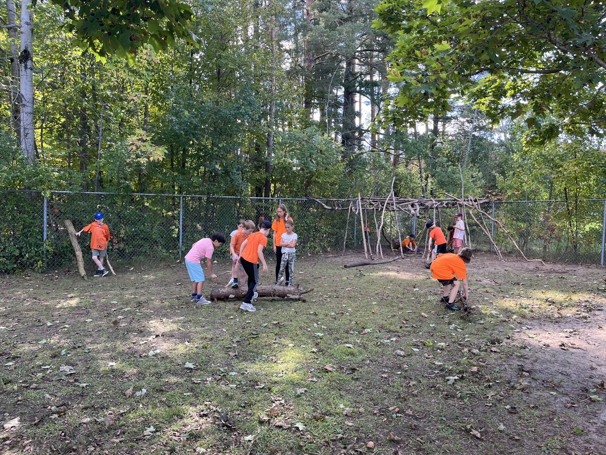 StCatPVNC's tweet photo. Our Grade 4s were highly engaged in loose parts play at recess today, using sticks from the forest in so many creative ways! ⁦@JeannieArmstr20⁩ https://t.co/lz8c6vnqUy