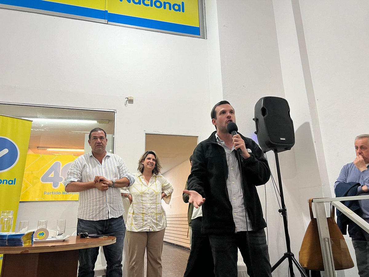 jmartinb40's tweet photo. Un plenario especial porque somos 4 jóvenes candidatos a la diputación! La 40 es la única lista que da tanto espacio a la juventud en lugares clave. Es un orgullo y el resultado de mucho laburo! https://t.co/VOPROaN6tT