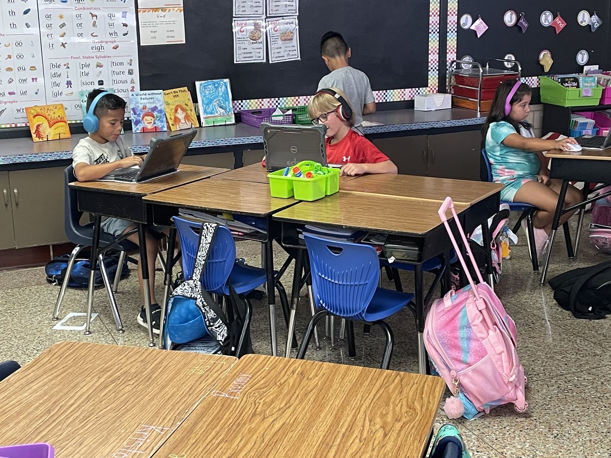 Reagan Magnet School tweet media