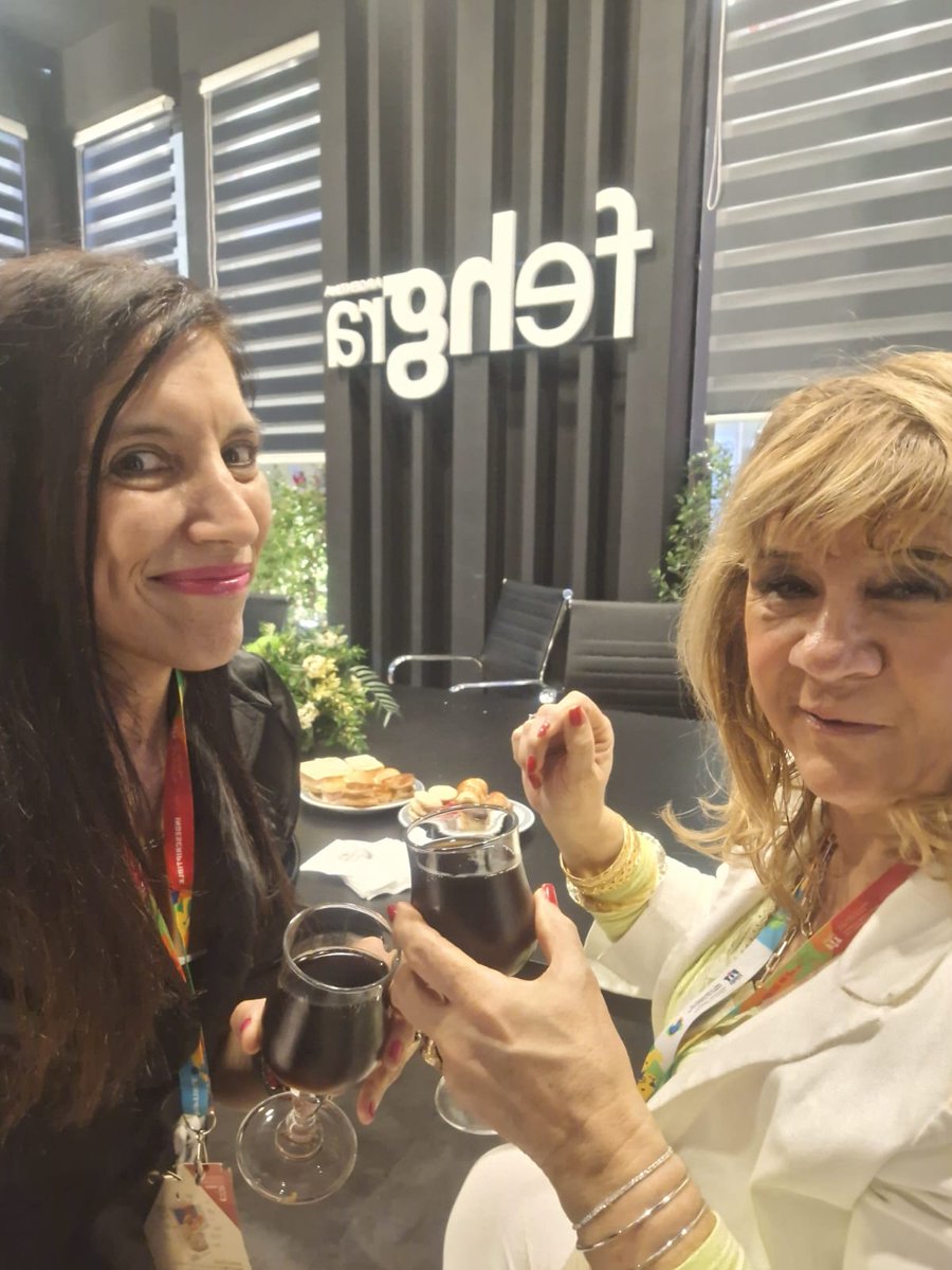 AliciaBesada's tweet photo. Gracias !!! @CLAUDIOAGUILAR 
Vice Presidente @fehgra 
X recibirnos y mandar buena onda a su amigo @OscarGhezzi. 
@laughezzi @EnTurBA @eugeniawehbe @NgaTurismo @KPerticone @camisuarezBA https://t.co/XkT8E1ymHa