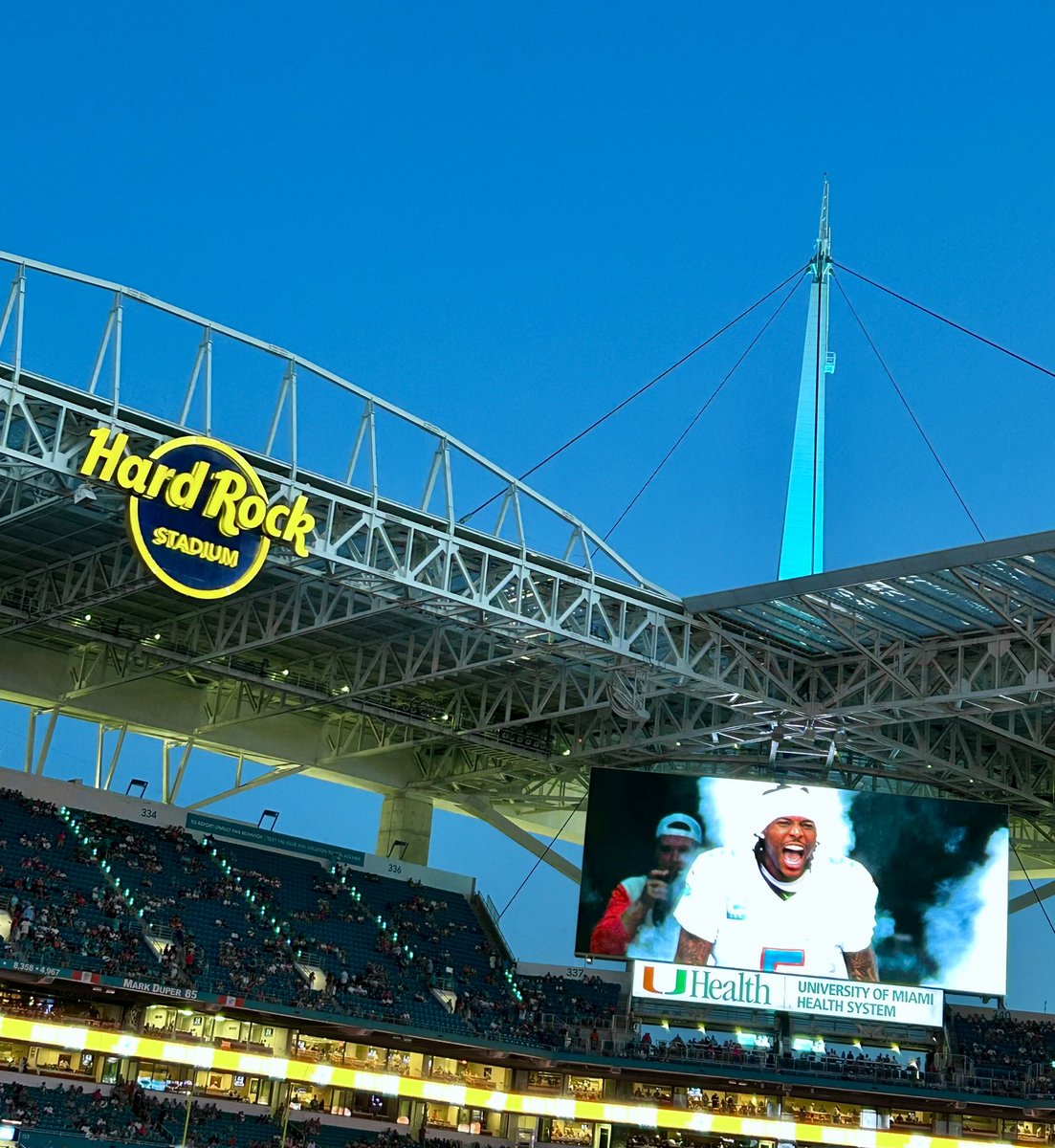 #MNF <a href="/NFL/">NFL</a> #FinsUp <a href="/MiamiDolphins/">Miami Dolphins</a>