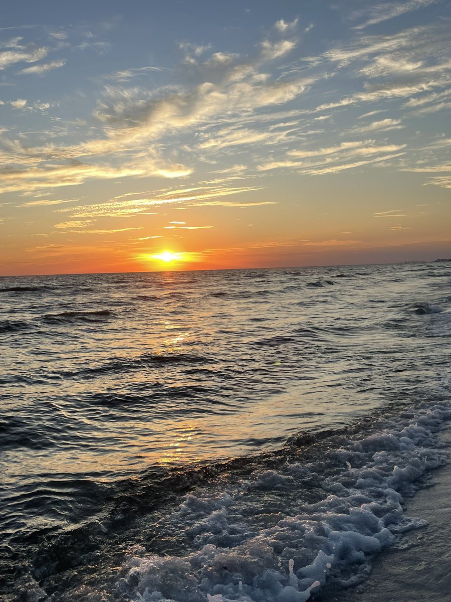 sakins83's tweet photo. 30A sunset @spann https://t.co/4xi8qCawlN