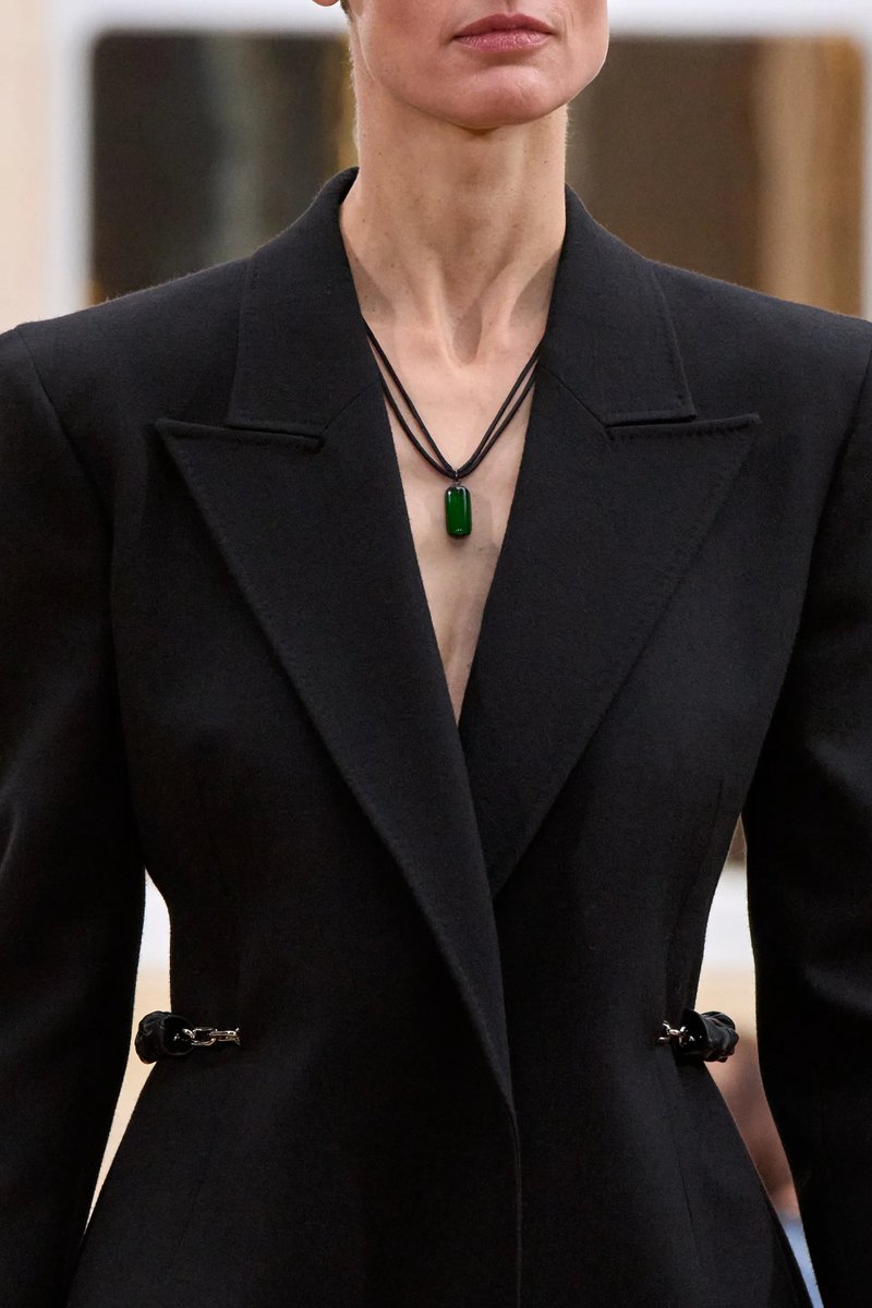 dysfashional's tweet image. It's all about the jacket...Gabriella Hearst S/S 2025 #RTWSS25 Trousers #NOTSOMUCH #PFWSS25 #RTWSS25 #GabrielaHearst