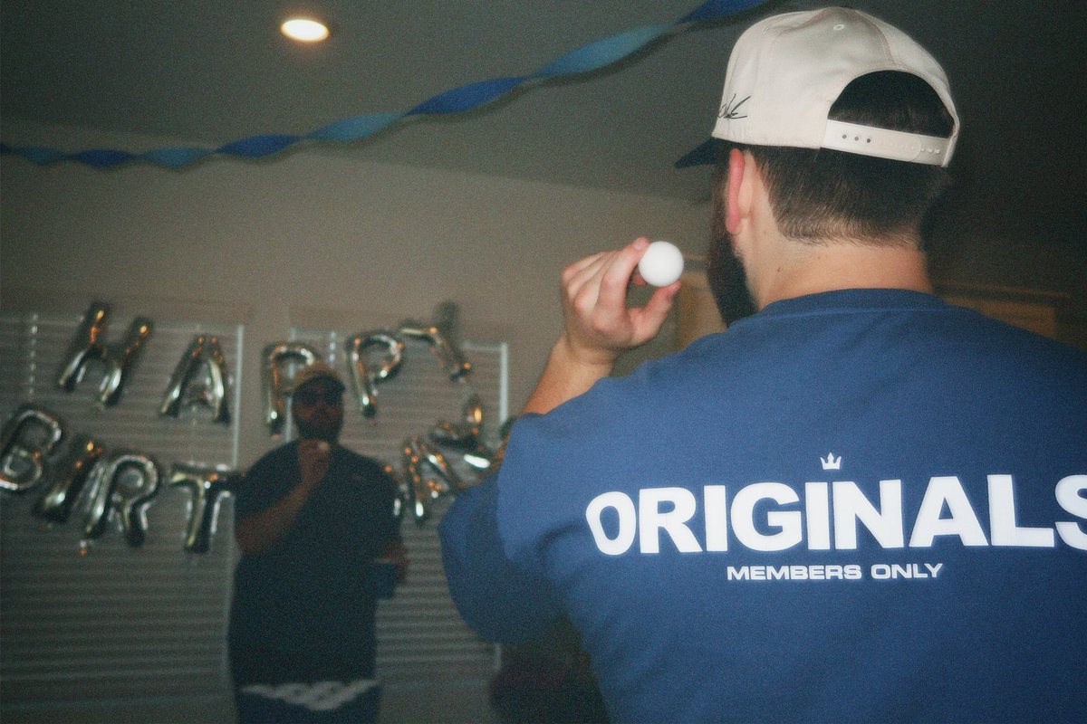 Little thread of shots from last nights Bday/Launch party 🍾🖤