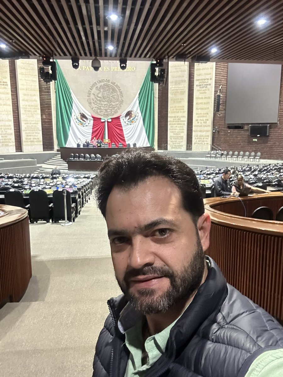 Carlos_Trelles's tweet photo. Así luce el Palacio Legislativo de San Lázaro a unas horas de que nuestra Presidenta electa @Claudiashein asuma formalmente la Presidencia de la República. Tengo fe y confianza en que será un gran Gobierno. #primerapresidenta #unidadmexico #Mexico https://t.co/qwEg3x1FAS