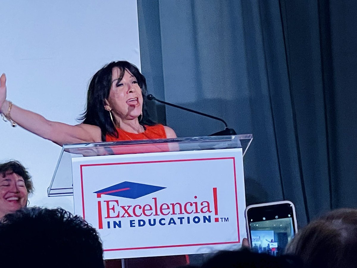 vpsadiaz's tweet image. Inspiring Keynote Address by Award-winning Journalist and CEO of Futuro Media, Maria Hinojosa at @EdExcelencia National Convening in Washington, DC. Through her podcast, #LatinoUSA, Hinojosa has shared countless stories highlighting diverse experiences across America and beyond.