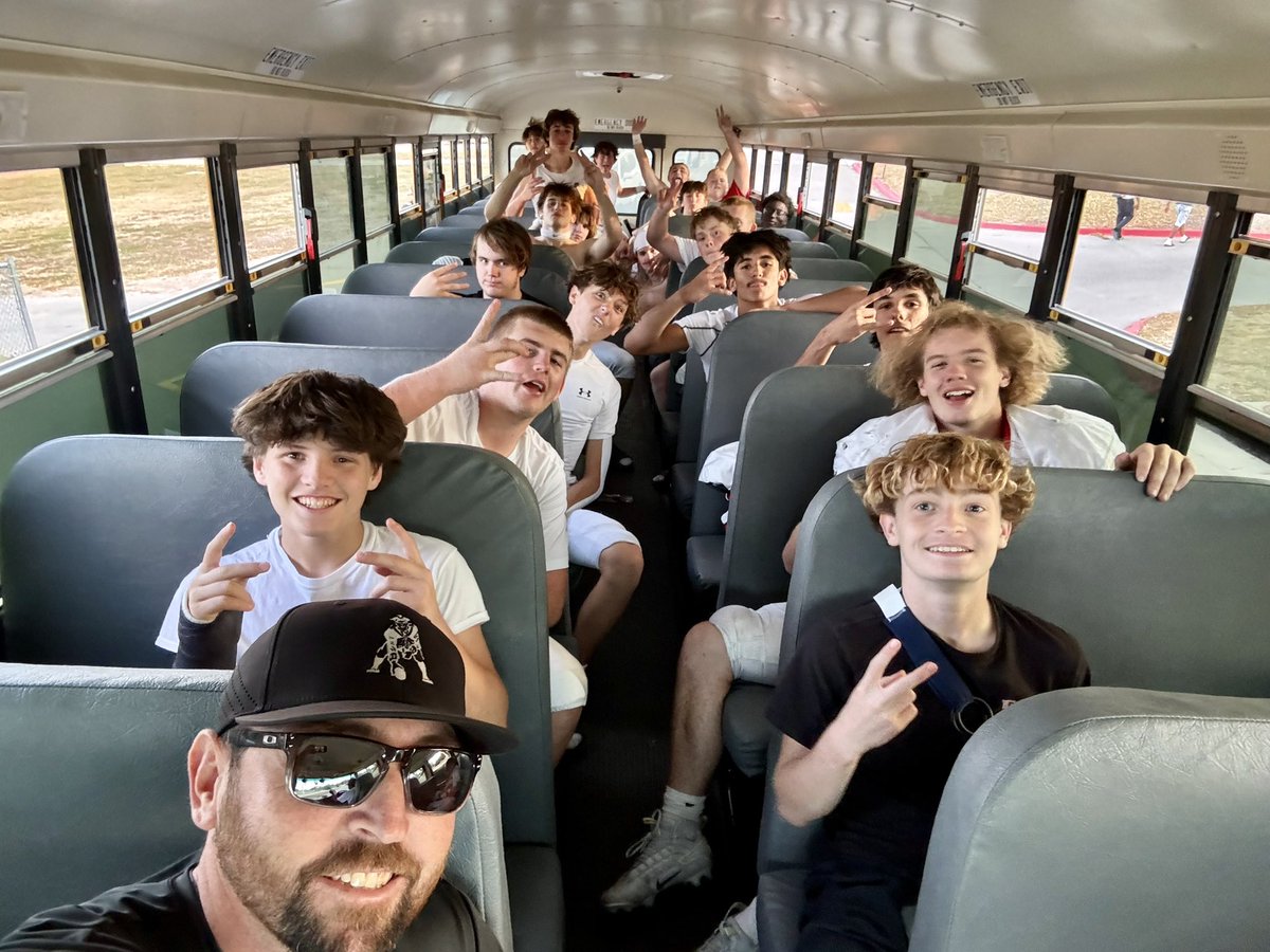 XLJeFe58's tweet image. Reserves went to MW and dominated all three phases to walk away with a 31-0 win. Still have some work to do, strive to get better each week!  #FlyinRound #HavinFun #EOTF @MSouthFootball  @MSHSactivities