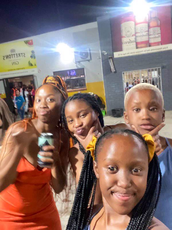 Hazel_Mahazzy's tweet image. Clearly today’s parents are afraid of their kids..🤦🏽‍♀️