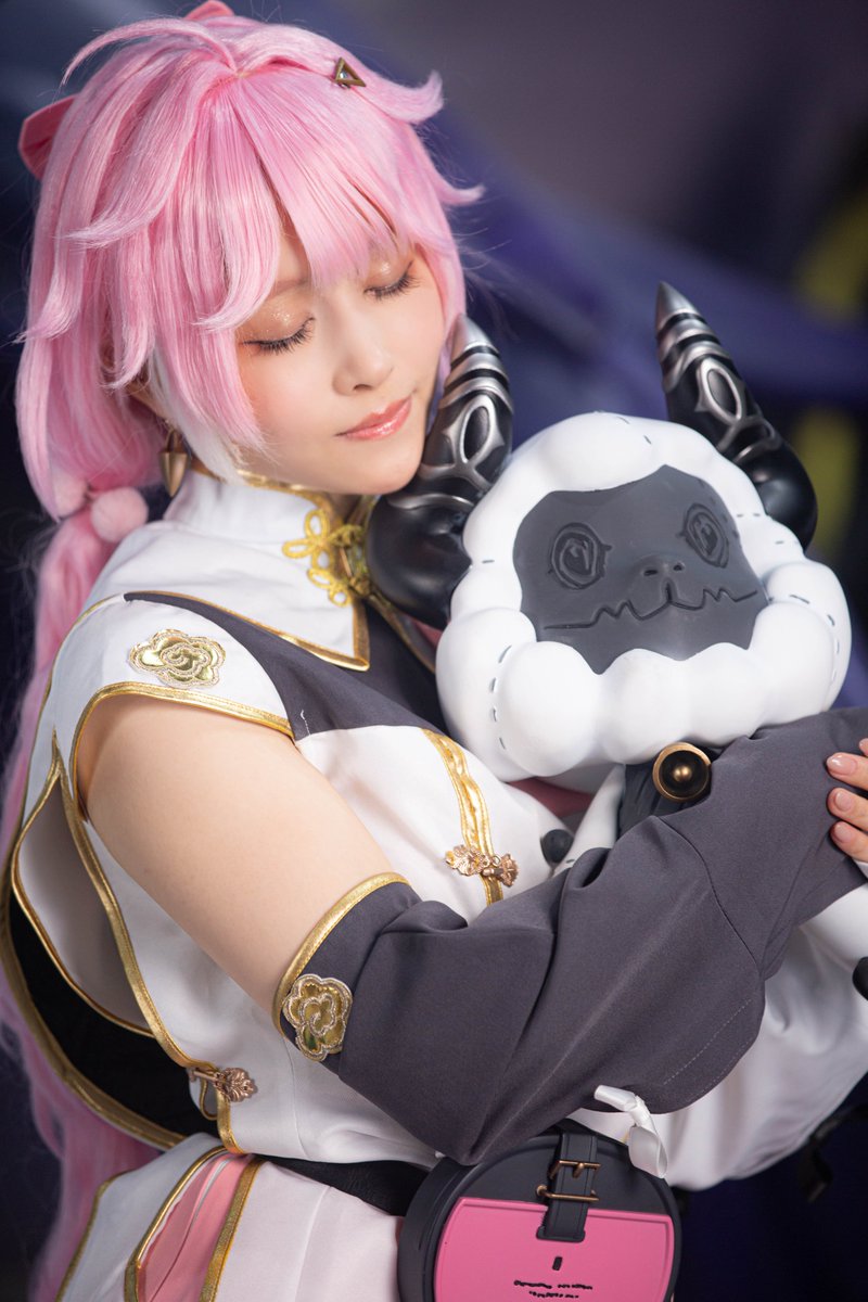Dekisugichan556's tweet image. 2023/09/24 東京ゲームショウ2023
KuroGames 鳴潮ブース
アンコ /鳴潮
えい梨(@kaorokuri)さん
動作や表情までかわいらしい鳴潮のアンコちゃんそのものでした😳
撮影ありがとうございましたっ🙏
#東京ゲームショウ2023 #TGS #鳴潮 #えい梨
