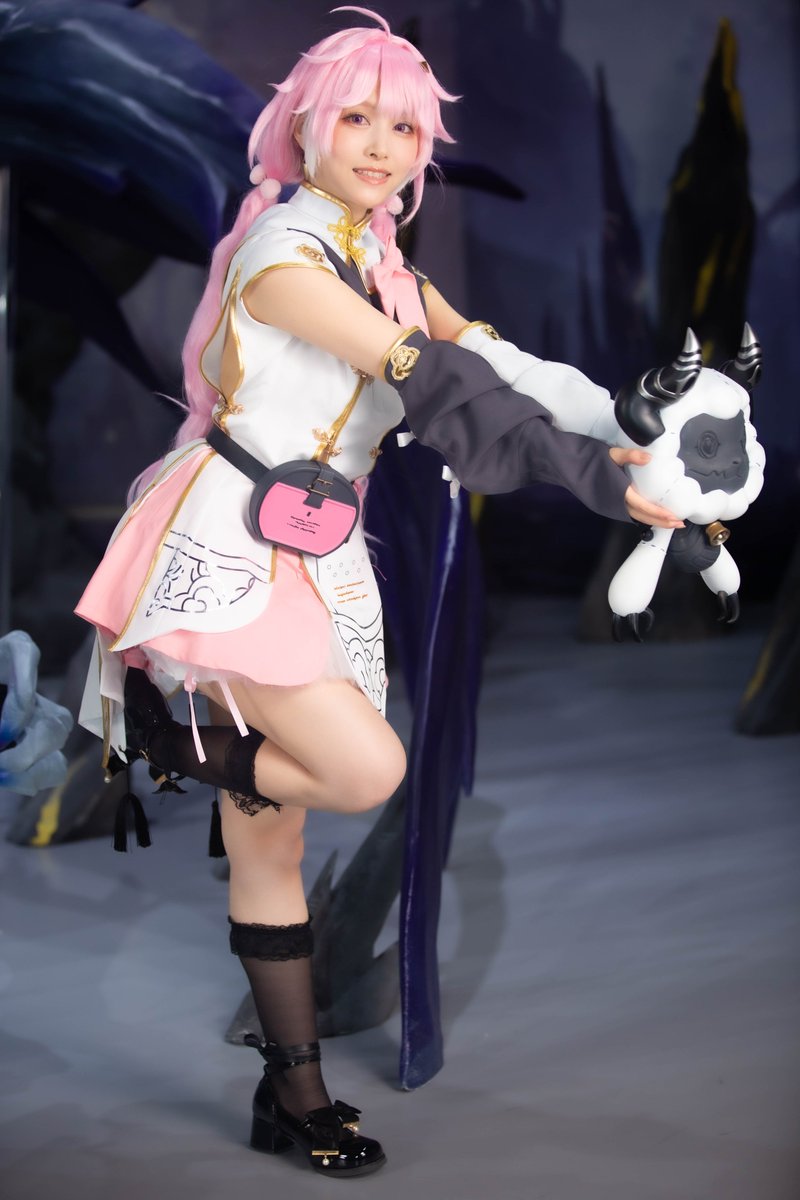 Dekisugichan556's tweet image. 2023/09/24 東京ゲームショウ2023
KuroGames 鳴潮ブース
アンコ /鳴潮
えい梨(@kaorokuri)さん
動作や表情までかわいらしい鳴潮のアンコちゃんそのものでした😳
撮影ありがとうございましたっ🙏
#東京ゲームショウ2023 #TGS #鳴潮 #えい梨