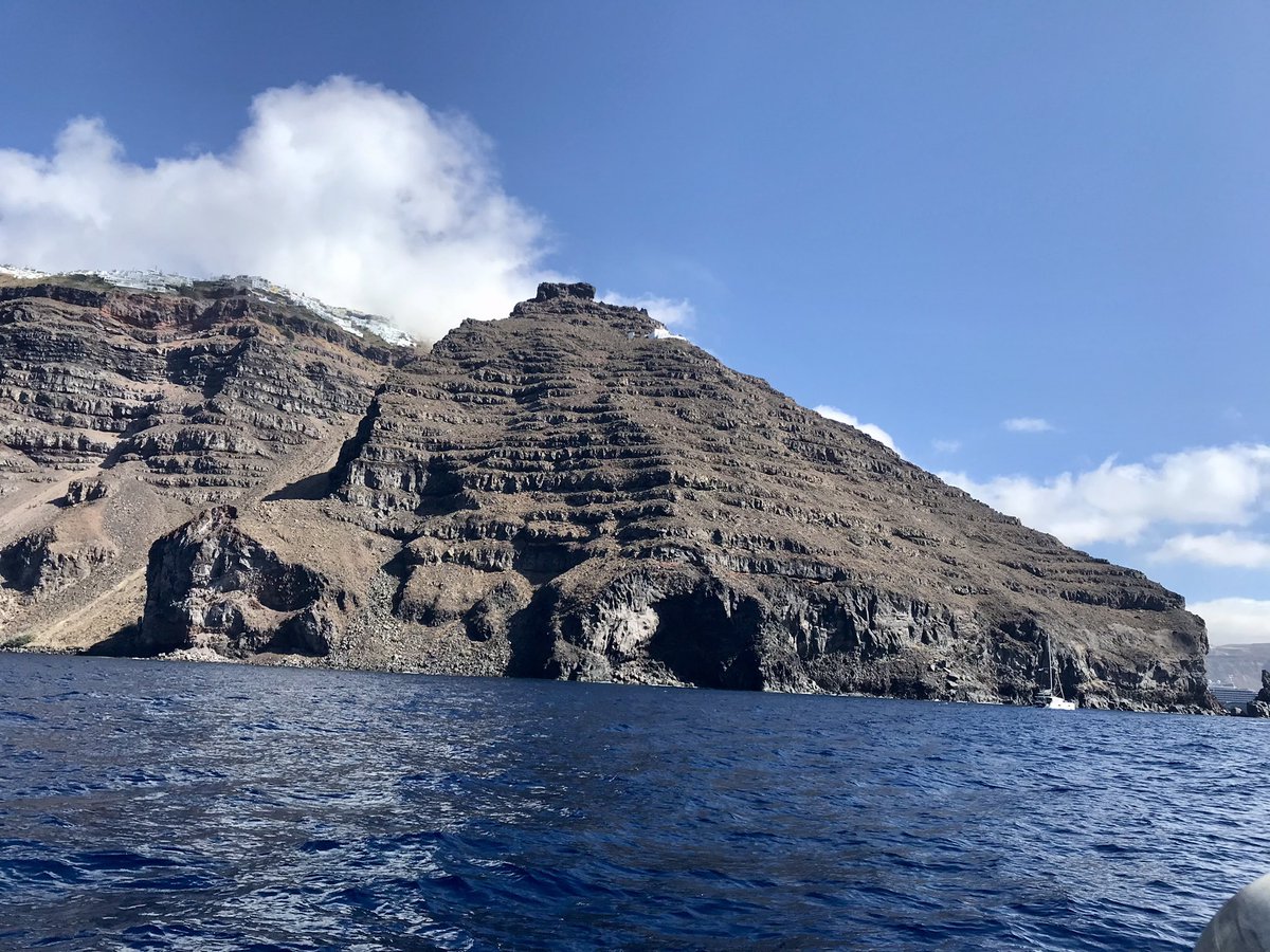 Tamsin Mather (@tamsinmather) on Twitter photo Day 1 of Santorini field trip with <a href="/OxUniEarthSci/">Oxford Earth Sciences</a> 4th years was exploring the newest lavas on the Kameni islands and looking at the caldera structures Day 1 of Santorini field trip with <a href="/OxUniEarthSci/">Oxford Earth Sciences</a> 4th years was exploring the newest lavas on the Kameni islands and looking at the caldera structures
