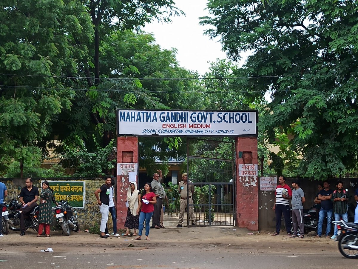 ParmeshwarMatw3's tweet image. #HappyBirthdayDotasraJi
राजस्थान कि शिक्षा में महात्मा गांधी इंग्लिश मीडियम स्कूल की थ्योरी देने वाले शिक्षा मंत्री, वर्तमान फटकारो के साथPCC चीफ @GovindDotasra जी को जन्म दिवस की शुभकामनाएं @TheSubhashFouji @Vinita_Jain7 @PremSChoudhary @INCRajasthan @tigergodara_ 
@JAT_SAMAAJ