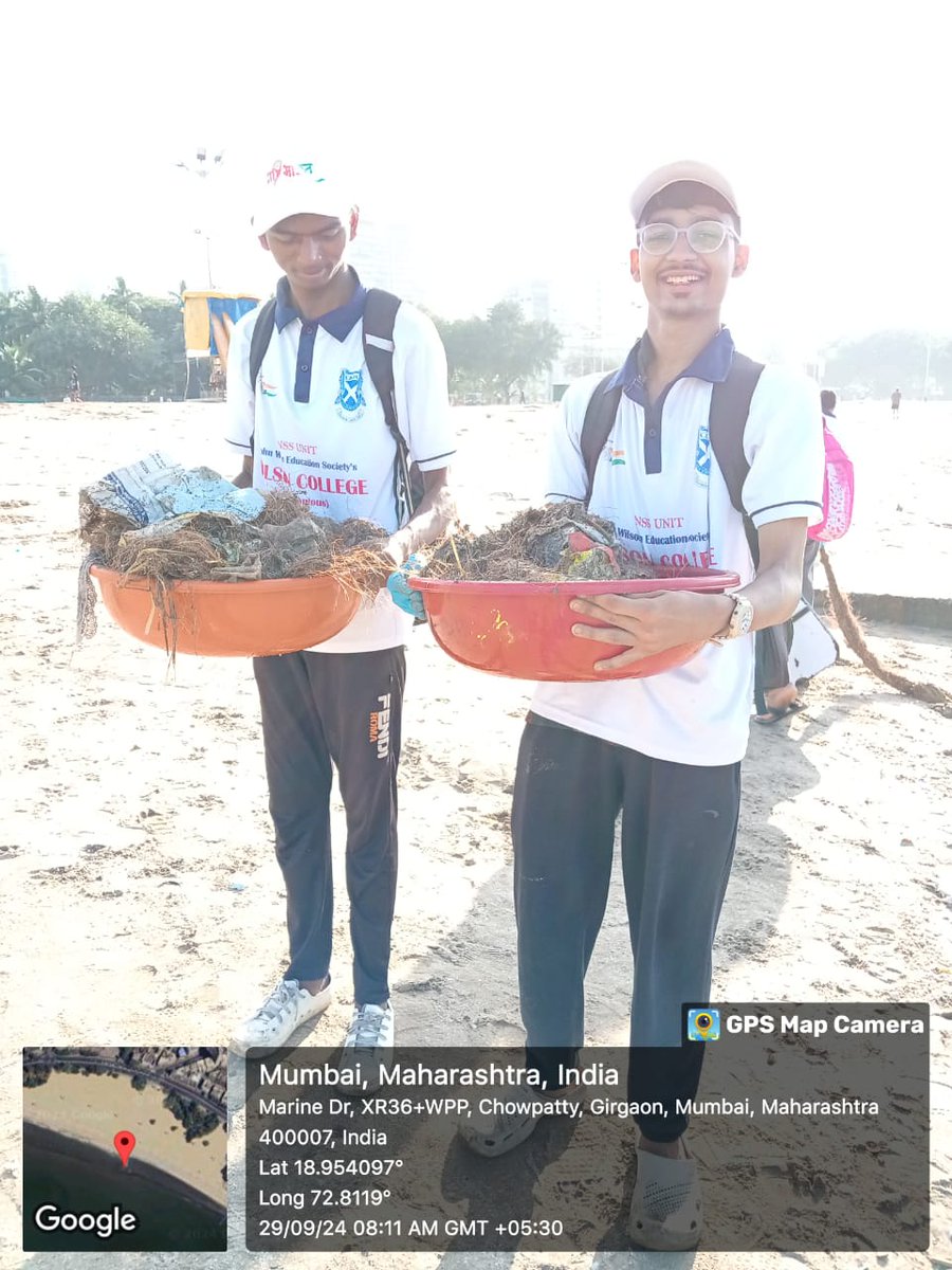 MaharashtraNSS's tweet image. NSS unit of M.L. Dahanukar College of Commerce Vile Parle, Mumbai organised a #CleanUpDrive at Andheri Railway Station as part of 'Swacchata Hi Seva Campaign 2024

#SwabhavSwachhata #SanskaarSwachhata

@YASMinistry @_NSSIndia @mansukhmandviya @khadseraksha @ChDadaPatil