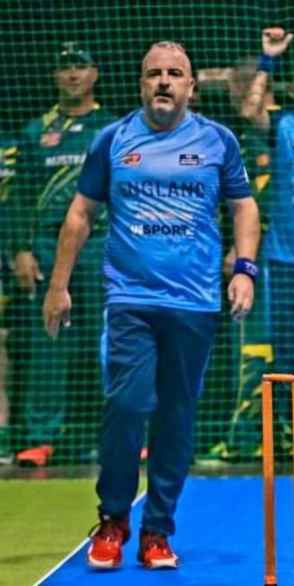 After registering their first win of the tournament yesterday, Batts is back in action this morning at 6.15am against UAE

Not only is he playing, but he has the honour of captaining England

Well done Rich Battersby, we’re all proud of you 💚💛

youtube.com/live/IHv5wu9BN…