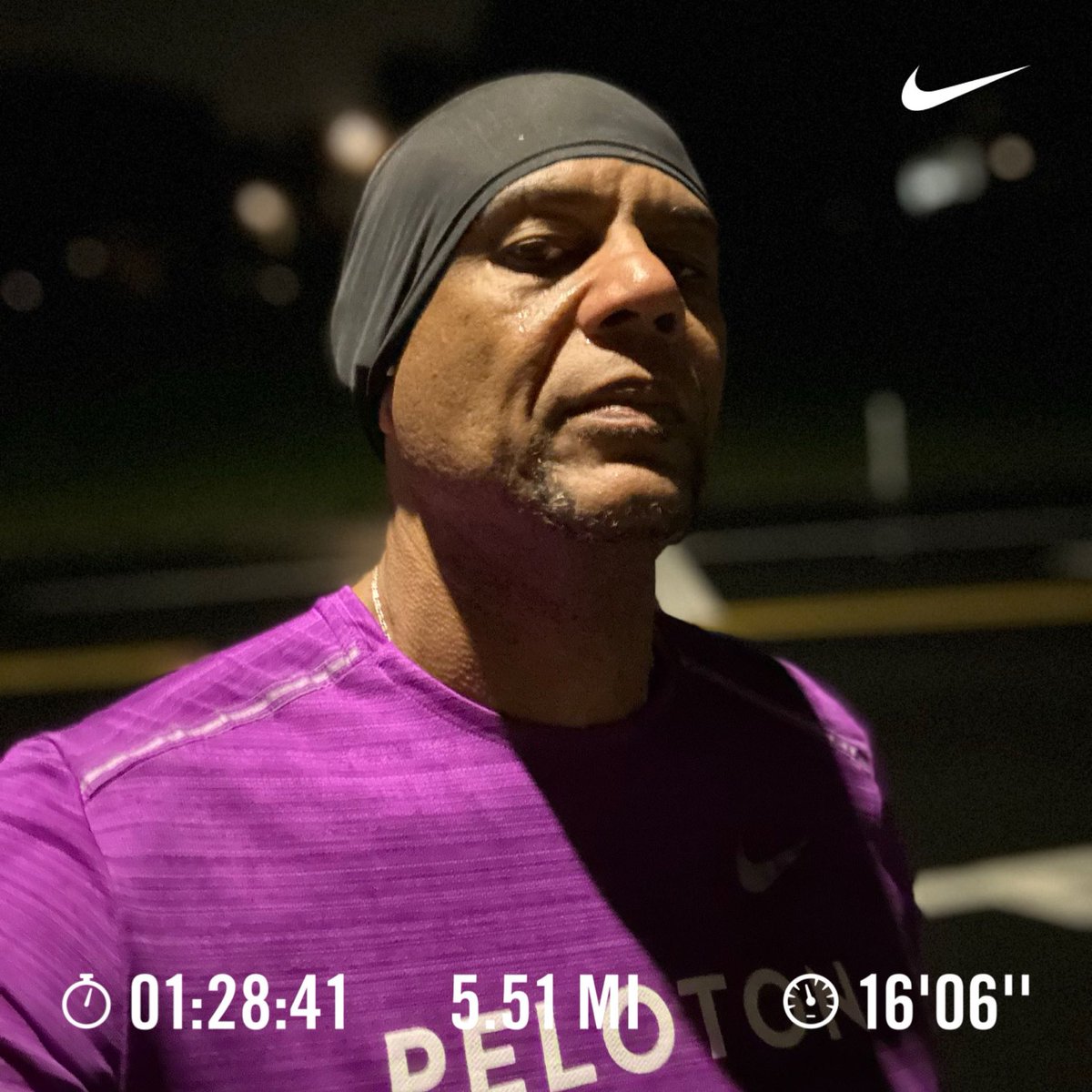 gbarrett123's tweet photo. Rebirth of the cool. 😎 Fall is that time to bundle up and get at it. ⁦@Nike⁩ ⁦@onepeloton⁩ ⁦@SalomonSports⁩ ⁦@bennettrun⁩ https://t.co/edlQiTzbT2