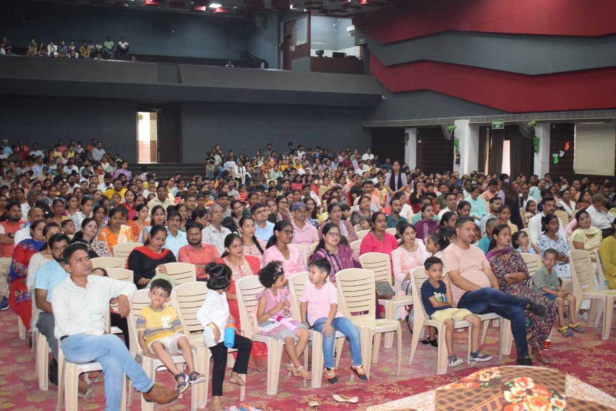 JPSRDR_123's tweet image. 𝐏𝐚𝐫𝐞𝐧𝐭𝐬 ‘ 𝐎𝐫𝐢𝐞𝐧𝐭𝐚𝐭𝐢𝐨𝐧  𝐨𝐧 𝐇𝐨𝐥𝐢𝐬𝐭𝐢𝐜 𝐏𝐫𝐨𝐠𝐫𝐞𝐬𝐬 𝐂𝐚𝐫𝐝
#holisticeducation #holisticprogresscard #studentdevelopment #ParentTeacherPartnership #schoolevents