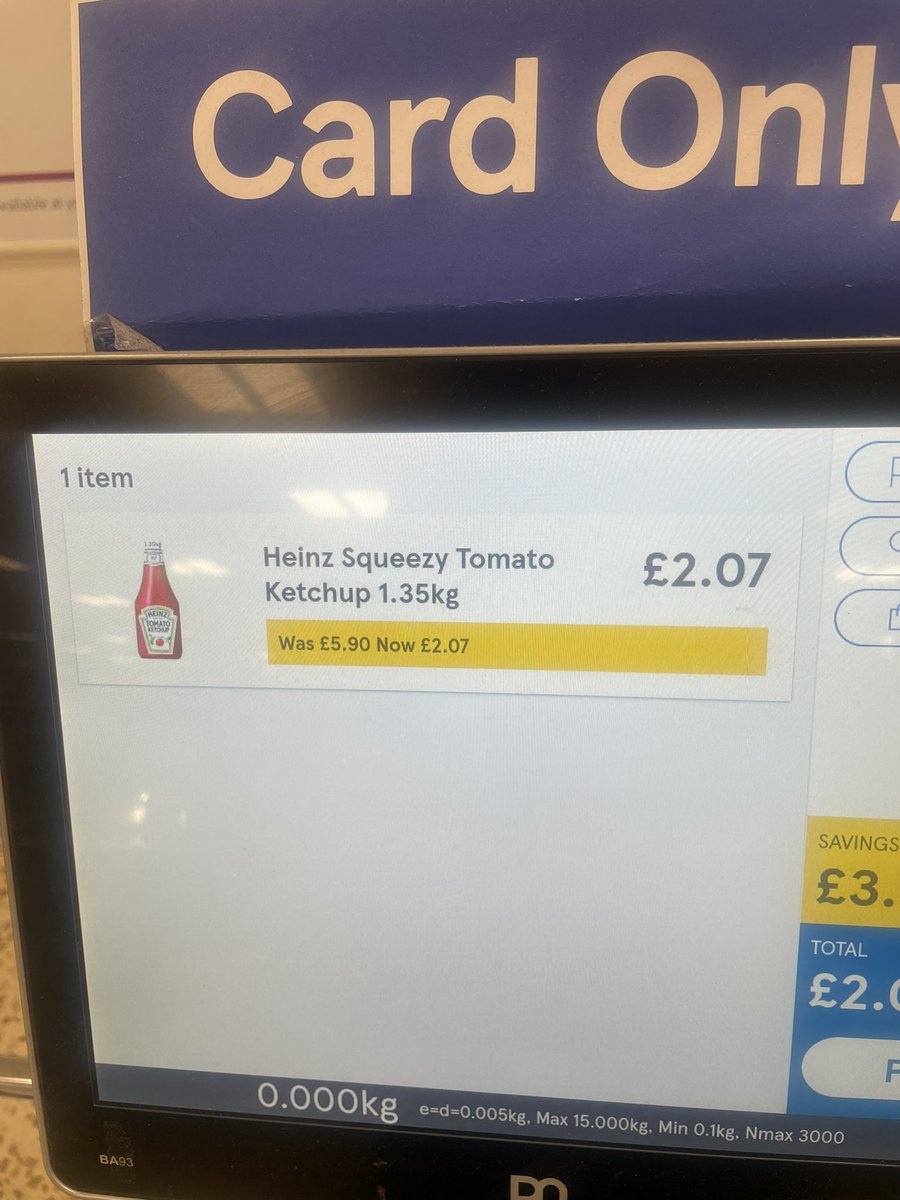 aroundin8's tweet photo. @Tesco are having an amazing reduce to clear event in wine and spirts ! Take a look at these prices. Get to the checkout to find Grahams Vintage Port down to £13.37 a bottle from £30.50 with my #clubcard. Extra discounts on spirts at the till !!! https://t.co/f6gceNLAH1