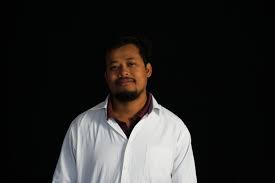 "The fact that 6 cars of gendarmes swooped in to arrest journalist Mech Dara is emblematic of the Cambodian government's repressive, over the  top reaction to any sort of criticism from the media" says Phil Robertson, Director of Asia Human Rights &amp; Labour Advocates (AHRLA) today