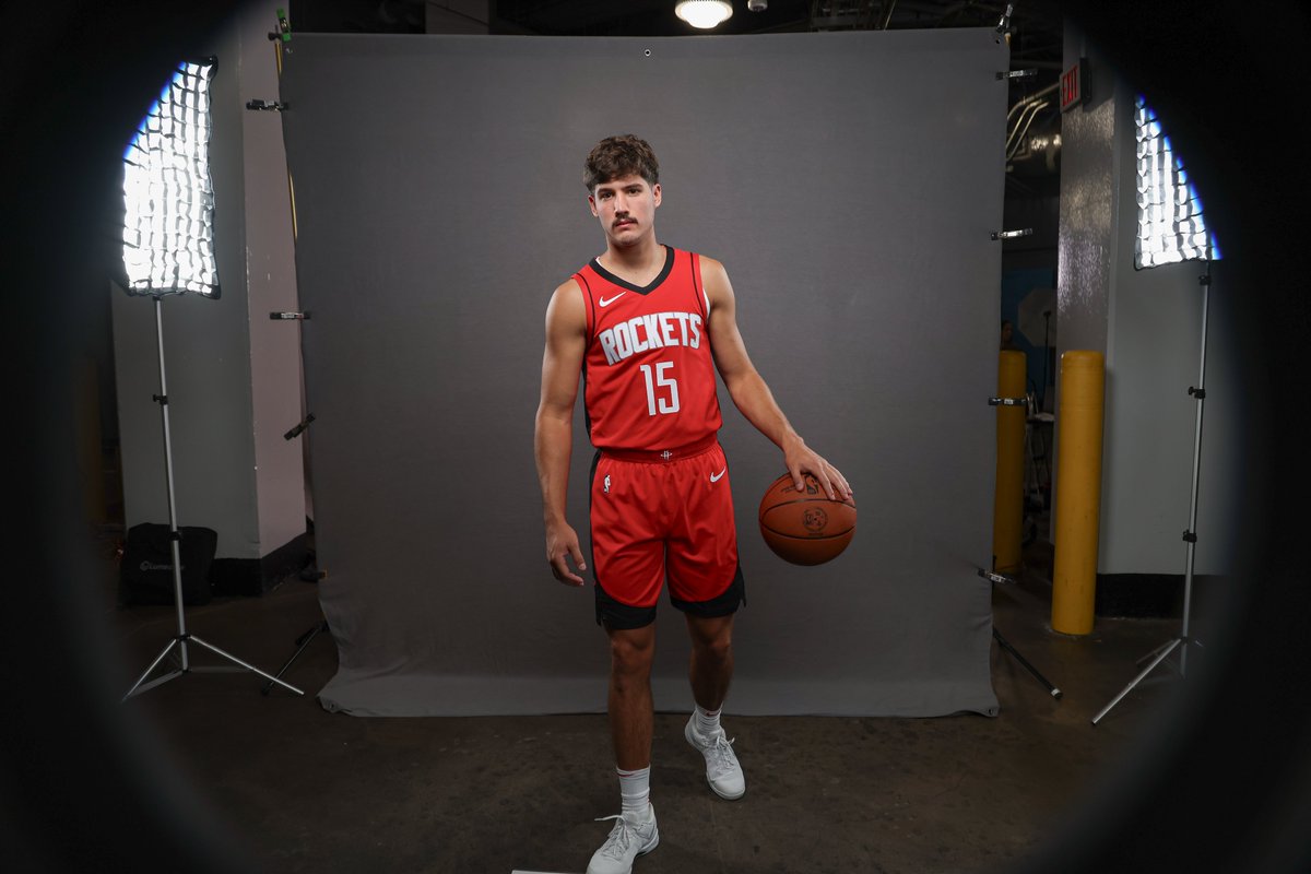 KSRonX's tweet photo. What do you think of Reed Sheppard's new look, #BBN? 👨😹💙

(Photos: Troy Taormina-Imagn Images) https://t.co/XQaN8J0NlY
