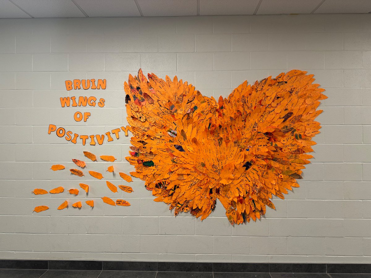MissMajor21's tweet photo. Orange Shirt Day - A day to honour and reflect 🧡 https://t.co/vB97Q1gMwN
