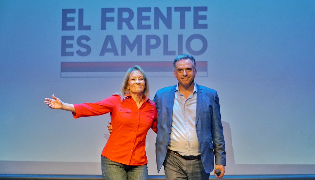 SilviaNaneFA's tweet photo. Acto en Buenos Aires. ¡De todas partes vienen!
El Frente es Amplio. https://t.co/Y2pvylft9a