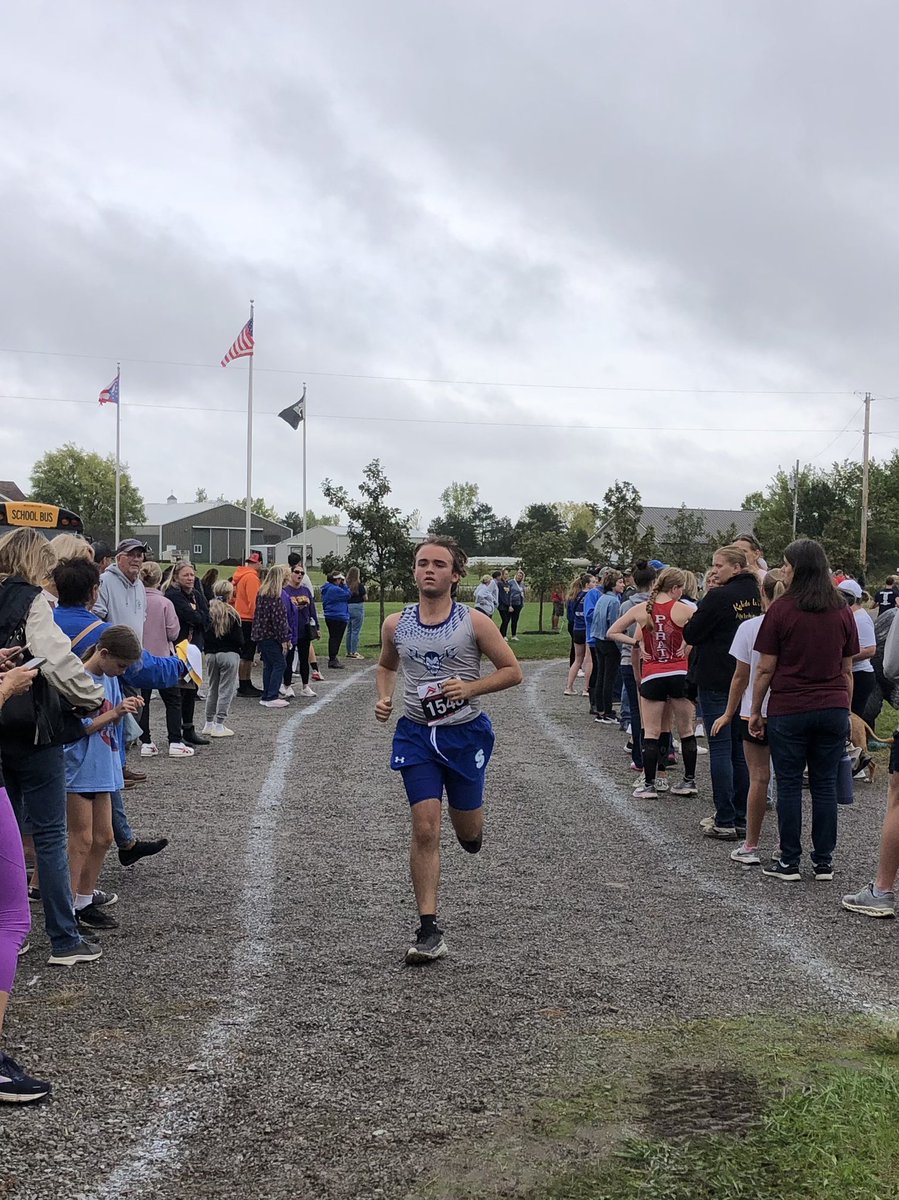 devils_shs's tweet photo. We had several runners earn Season PR’s at the Kalida Wildcats Invitational!  Great job, Mario, Ella, and Jack!!🏃🏻‍♂️🤩🏃‍♀️ @sfieldathletics @AllThingsBluSF @sfieldHS https://t.co/kWOhn8wjKb