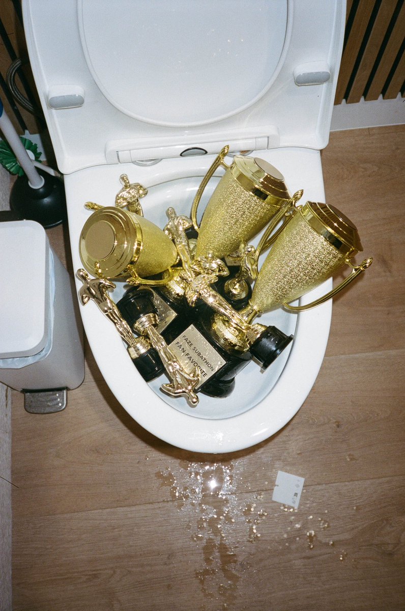 AddisonDailey's tweet image. 🍾 🍾