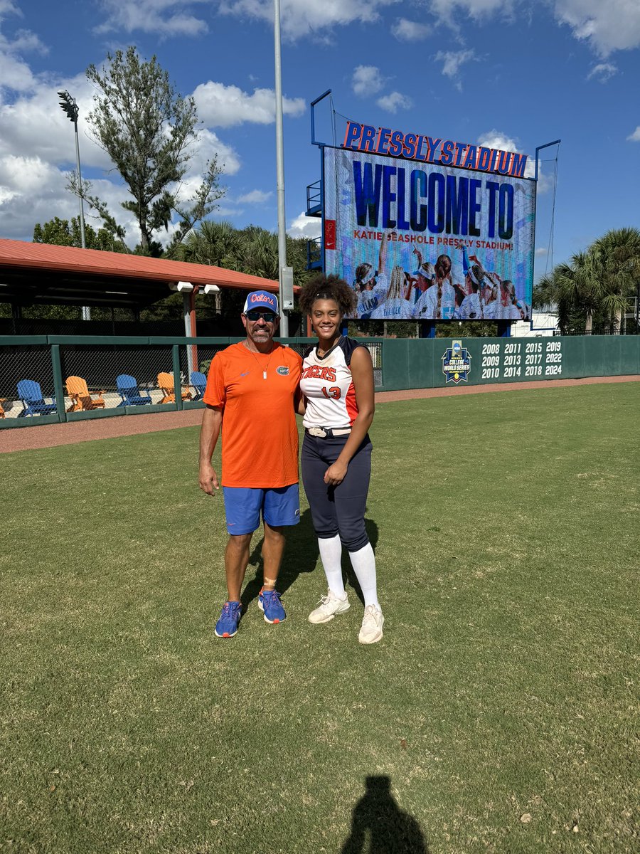 ZoeSheffield27's tweet photo. So happy to have spent the weekend back in my hometown with  @GatorsSB Elite Prospect Camp! Thank you to all the coaches, players, and staff for a great time. GO GATORS 🐊 🧡💙 @_TimWalton @Coach_AT @svanbrak @FranEnea10 https://t.co/WAn6QDtPYO