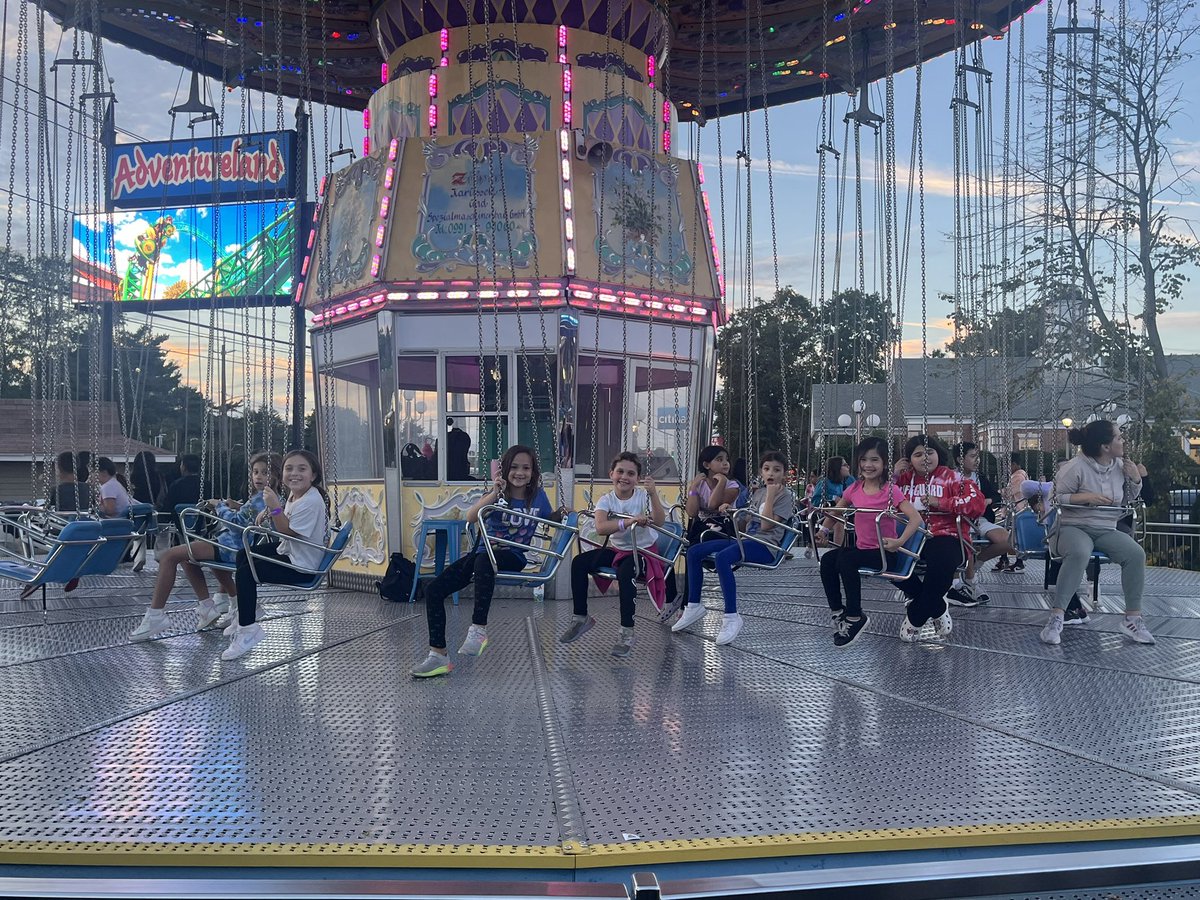 🎡The fun continues! What an amazing PTA Back to School Night for Stratford Road! Lots of fun and laughs! And yes, Mrs. Winters and I had a little too much fun on the bumper cars with our Stratford kiddos! 🚘🎡