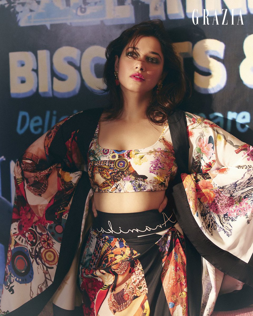 Suriya_Speaks's tweet photo. Any time #TamannaahBhatia walks into a room – or on screen for that matter – you can’t help but notice her. Her unmistakable presence lights up the space, even when she’s not feeling her best.

@tamannaahspeaks ✖ @graziaindia 

#GraziaIndia #Tamannaah #SeptemberDigitalCover https://t.co/hXAjIKYISF