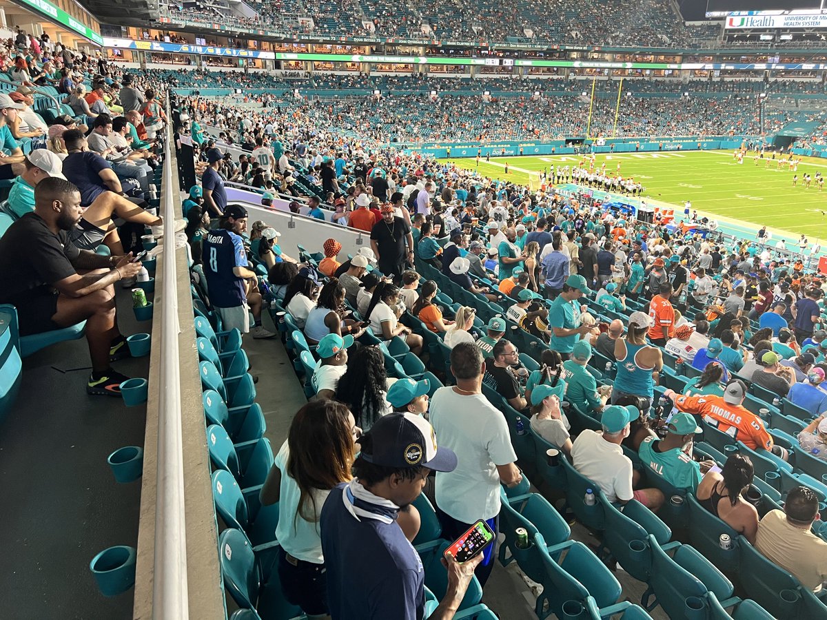 MarlinsHistory's tweet photo. 5 rows deep in this section was the cutoff where the Teal Monster used to be. Baseball history here and these people don’t even know it with this mid football team. https://t.co/5Y5cZSzfKi