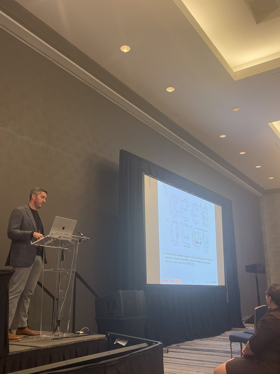 Sarah_Chang_'s tweet image. thank you #flux2024 for a wonderful meeting!!! the precision functional mapping session led by @ArielleKeller was an 11/10!! ✨✨✨ such exciting data and work across the lifespan and in clinical populations @DeannaJGreene @cl9681 @_JuliaMoser