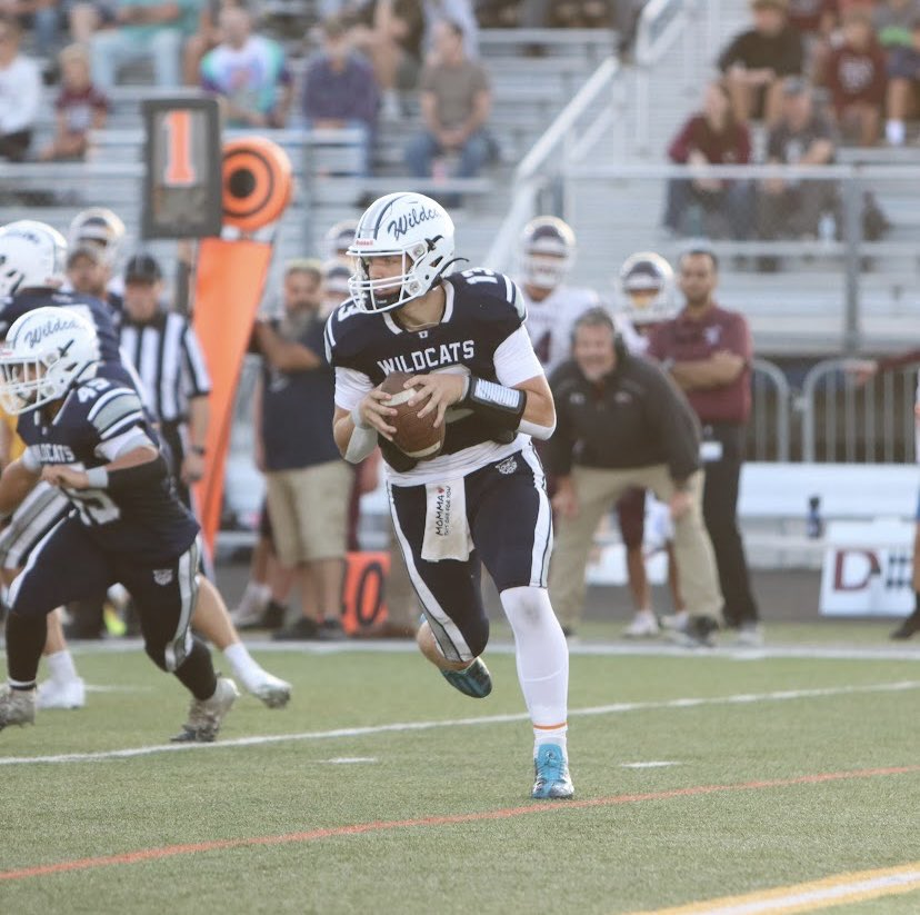 hudl.com/v/2QFbCE
Half way through junior season
(36/56 64.29%)
915yds
12tds 4ints
117qbr